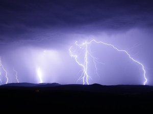 CARTE. Météo : l'Aveyron passe en vigilance jaune orages ce mardi 11 mars, à quoi s'attendre dans le département ?