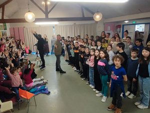 Occitans, français, anglais... 150 écoliers animeront une soirée musicale sous le patronage des Jumeaux en chefs