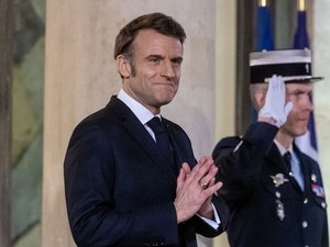 Guerre en Ukraine : un retour du service militaire obligatoire est-il envisagé en France ? Ce qu'a dit Emmanuel Macron