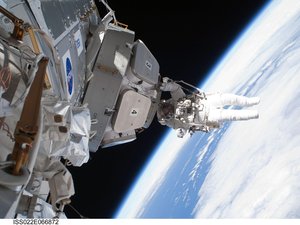 Après 17 heures de voyage : les deux astronautes bloqués depuis neuf mois dans l'espace, attendus sur Terre ce mardi soir