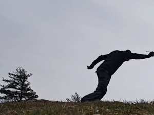 VIDEOS. Météo : le vent d'autan devient tempête, 25 départements en vigilance dont 12 en Occitanie pour un vent chargé de sable