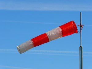 MÉTÉO. L'Aveyron en vigilance jaune : jusqu'à combien va souffler le vent d'autan ce vendredi, et quand est-ce que ça va s'arrêter ?