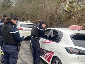 L'alcool au volant, ça peut commencer avant le permis de conduire : ces gendarmes ont contrôlé les voitures d'auto-écoles