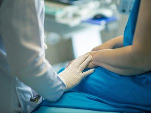 Morts, hospitalisations, consultations... ce qu'il faut retenir concernant les épidémies de grippe, Covid-19 et de bronchiolite durant l'hiver 2024-2025