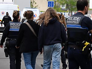 Attaque mortelle au couteau dans un lycée à Nantes : "Vous allez me revoir très vite, mais à la télé", le récit d'une journée qui a basculé dans l'horreur