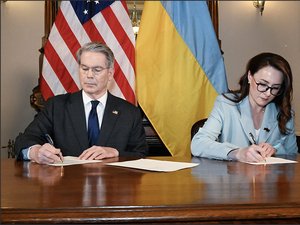 Minerais, pétrole, gaz... Quel est cet accord signé entre Kiev et Washington qui 