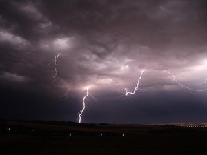 MÉTÉO. Orages : 74 départements placés en vigilance ce week-end, les températures vont connaître une 