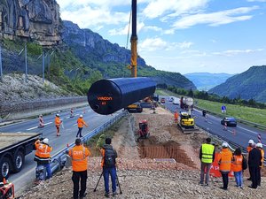 EN IMAGES. Pourquoi une gigantesque cuve de récupération des eaux est-elle installée sur l'A75 à l'entrée du tunnel de l'Escalette ?