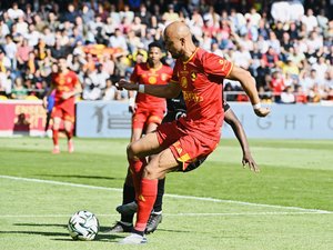 Football : Timothé Nkada, attaquant de Rodez, figure dans le onze type de Ligue 2