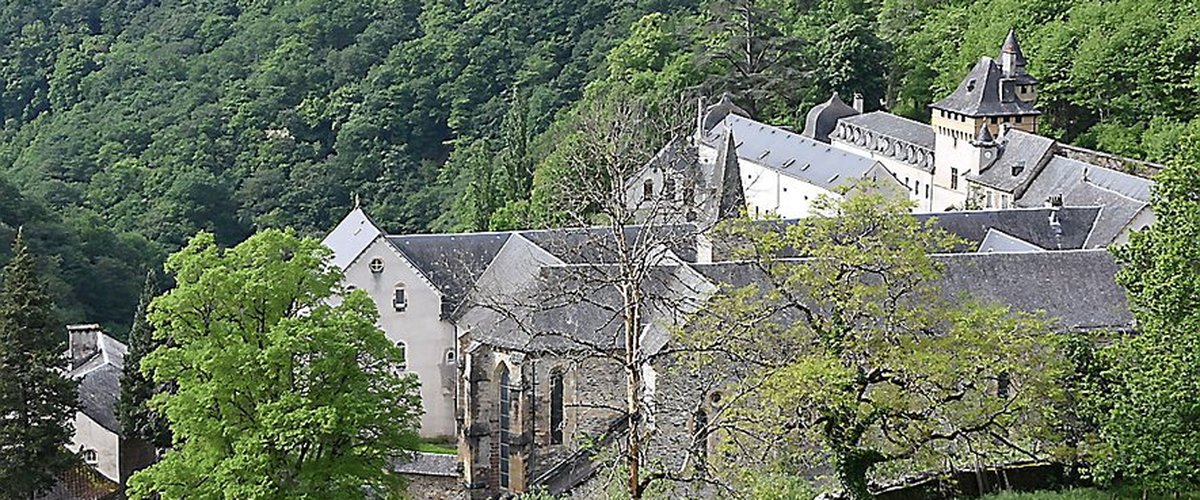 Une trentaine de sapeurs-pompiers au secours de l’abbaye de Bonneval et de son chocolat