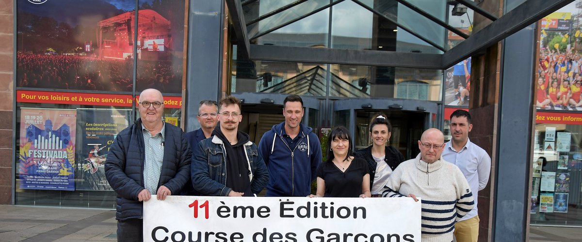 Plateau en main, des dizaines de serveurs attendus à Rodez ce week-end pour participer à la course des garçons de café !