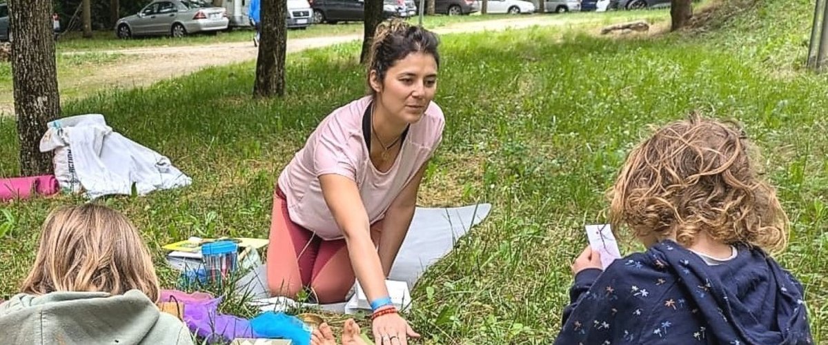 Salles-la-Source. Coralie Boegler fait du yoga pour enfants