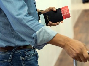 Tensions entre Paris et Alger : le passeport diplomatique ne suffira plus aux Algériens désirant se rendre en France