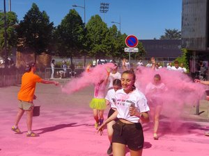 VIDÉO. Color Run de Rodez : 500 participants au départ du haras dans une avalanche de couleurs