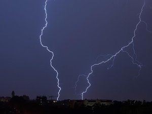 CARTE. Orages violents avec de la grêle : la fête est finie, 39 départements placés en vigilance toute la journée de lundi
