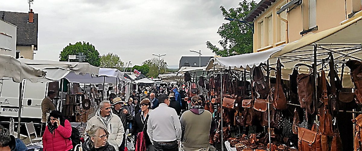 Laissac-Sévérac l'Église. Belle affluence à la foire malgré la pluie