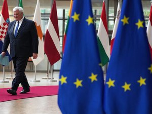Guerre en Ukraine : l'Union européenne et la Grande-Bretagne sanctionnent la Russie, voici ce qui a été décidé