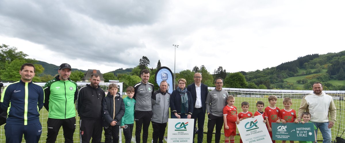 Saint Geniez d'Olt et d'Aubrac. L’AS Saint-Geniez football reçoit le diplôme du club méritant