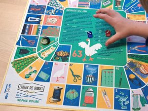 Succès immédiat pour le jeu de l'oie en tissu 100 % ruthénois créé par deux voisines