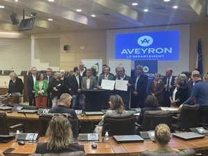 Les médaillés aveyronnais du Concours agricole du Salon de l'agriculture félicités par le Département