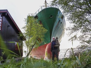 "Je me suis endormi" : le marin ukrainien aux commandes du porte-conteneurs échoué dans un jardin... était seul sur le pont