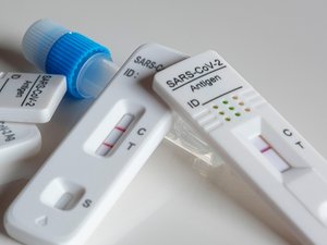 Covid-19 : ce qu'il faut savoir sur le nouveau variant NB.1.8.1 recensé en France et placé sous surveillance par l'OMS