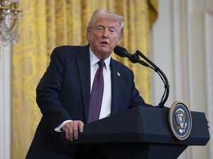 Bloqués par la justice américaine, Donald Trump peut-il utiliser d'autres loi pour remplacer 