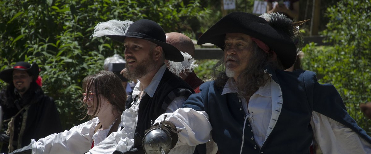 Un imaginaire connu de tous : façon d'Artagnan, l’escrime artistique investit cette abbaye de l'Aveyron