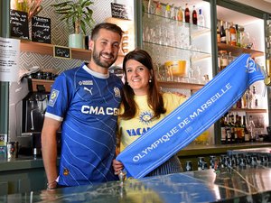 Dans ce bar de l'Aveyron, la finale de Ligue des champions de 1993 entre l'OM et l'AC Milan diffusée pendant PSG - Inter Milan !