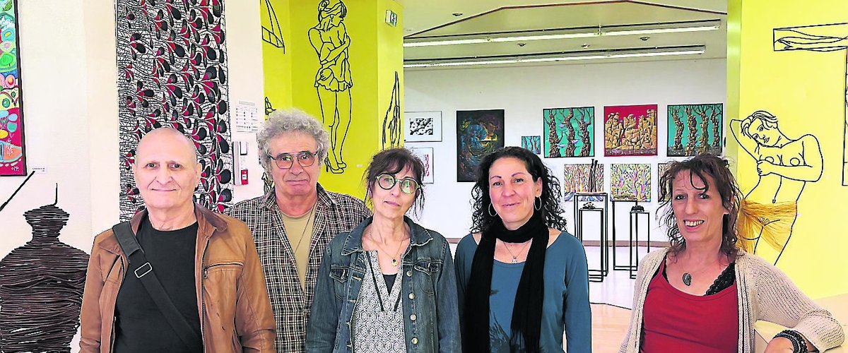 Peintures et sculptures vont s'exposer sous les arcades de Villefranche-de-Rouergue jusqu'en septembre