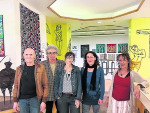 Peintures et sculptures vont s'exposer sous les arcades de Villefranche-de-Rouergue jusqu'en septembre