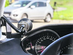 Contre la délinquance routière, elle est persuadée que les voitures radars 