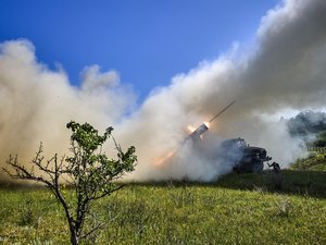 Artillerie, drones armés, missiles et anti-chars... Une aide de 1,3 milliard ¬ pour la production de ces armes en Ukraine