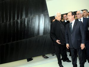 Pourquoi l'ancien président François Hollande sera-t-il présent dans cette librairie de l'Aveyron le 18 juin ?