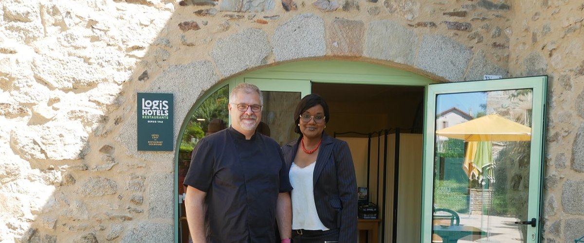 Cet hôtel-restaurant-épicerie historique change de nom : Koura et Mickaël prennent les rênes de l’Instant Mont Le Viaur