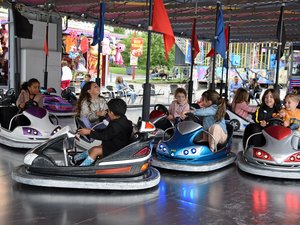 Rodez : au Val de Bourran, en attendant des jours meilleurs, la fête foraine fait un peu grise mine
