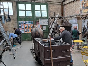 Quand les amis du patrimoine minier industriel du Bassin s'unissent pour nettoyer le musée de Decazeville