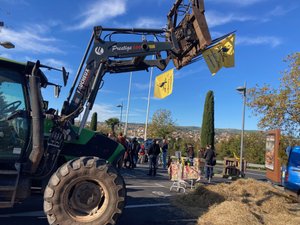 Colère des agriculteurs : deux rassemblements en Aveyron ce mardi devant la permanence des députés