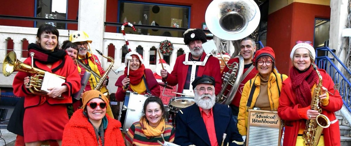 Argences en Aubrac. Soirée bandas en rouge et blanc !