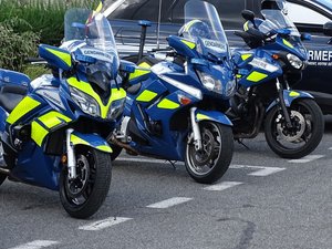 109 automobilistes verbalisés pour avoir filmé ou photographié un accident avec leur portable au volant : tout savoir sur le PV à la volée