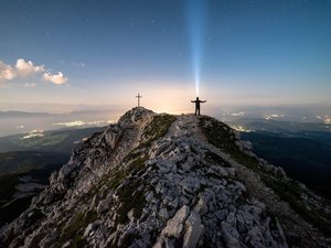 Des randonneurs envoient sans le savoir des signaux de détresse en pleine nuit dans les Pyrénées et déclenchent par erreur une opération de secours