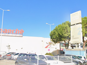 Le voleur obsessionnel de sacs à main à l'arraché sur les parkings de supermarché accusé de nouveaux vols alors qu'il est déjà en prison