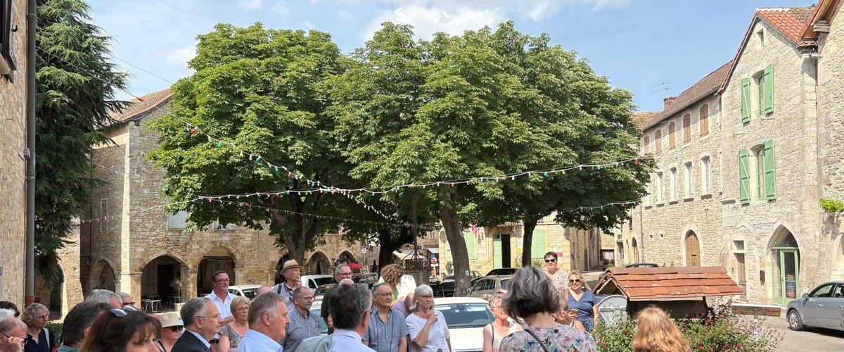 On veut rester une commune humaine : la bastide de Villeneuve officiellement adoubée 11e Plus beau village de France en Aveyron