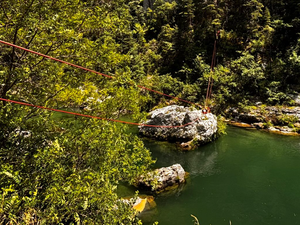 Une victime repêchée dans une cascade, une autre évacuée au-dessus des gorges du Tarn, deux interventions périlleuses des pompiers en Occitanie