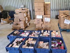 Le camion serbe était louche : les douaniers de l'Aveyron découvrent 58 000 produits de contrefaçon à l'intérieur