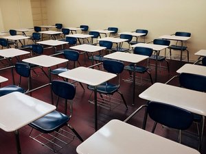 Bac 2025 : pièce d'identité, portable, toilettes, retard... Voici ce qui est obligatoire, autorisé, interdit lors des épreuves