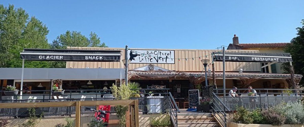 On n’a rien lâché : le café-restaurant Pic Vert rouvre à Millau après avoir été frappé par un incendie criminel