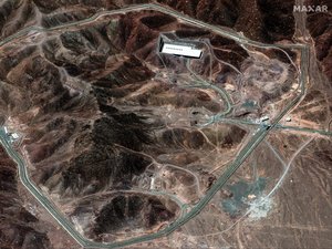 Sites nucléaires, armes, avions... Ce que l'on sait des frappes des États-Unis en Iran