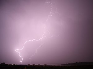 Météo : la situation se dégrade, grêle, fortes pluies, vent, 47 départements basculent en vigilance orange orages, à quoi s'attendre ce mercredi ?