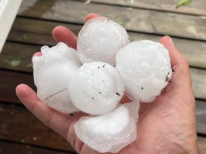 CARTES. Météo : des grêlons géants sur le sud-ouest, entre orages et canicule, 59 départements en vigilance orange